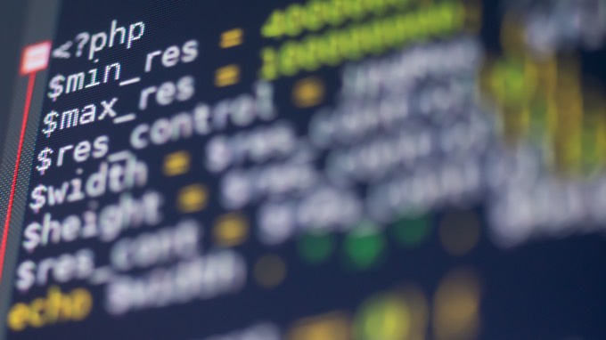 Безопасное добавление пользовательского PHP-кода